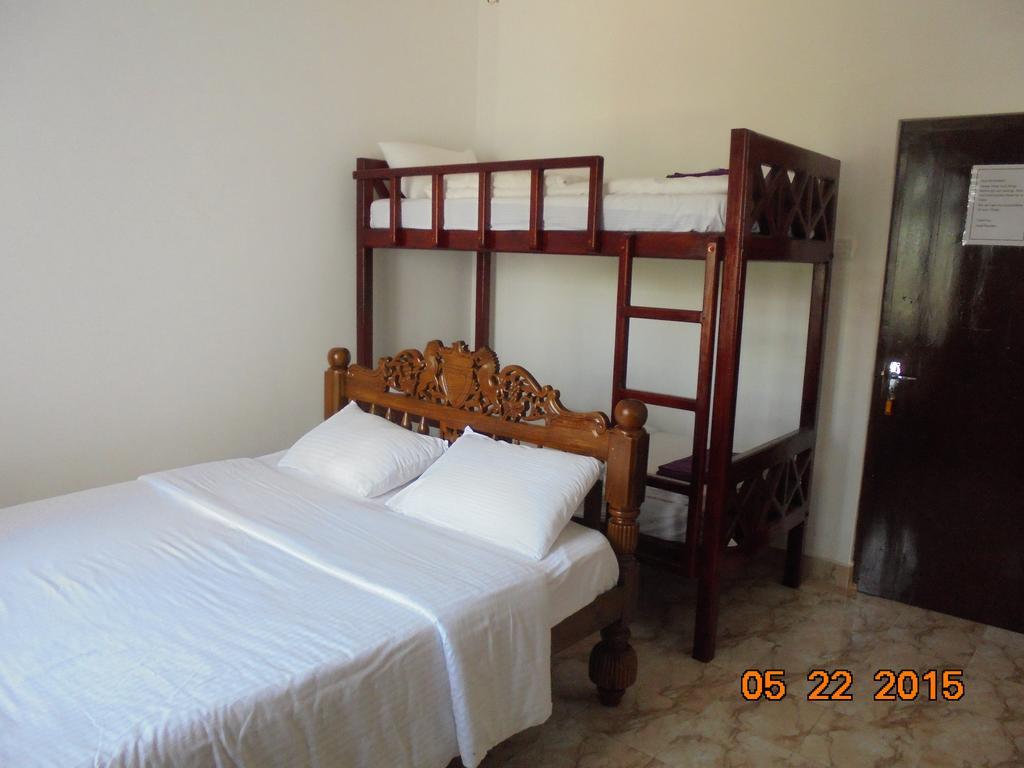The Hotel Paradise คาตุนายากา ภายนอก รูปภาพ