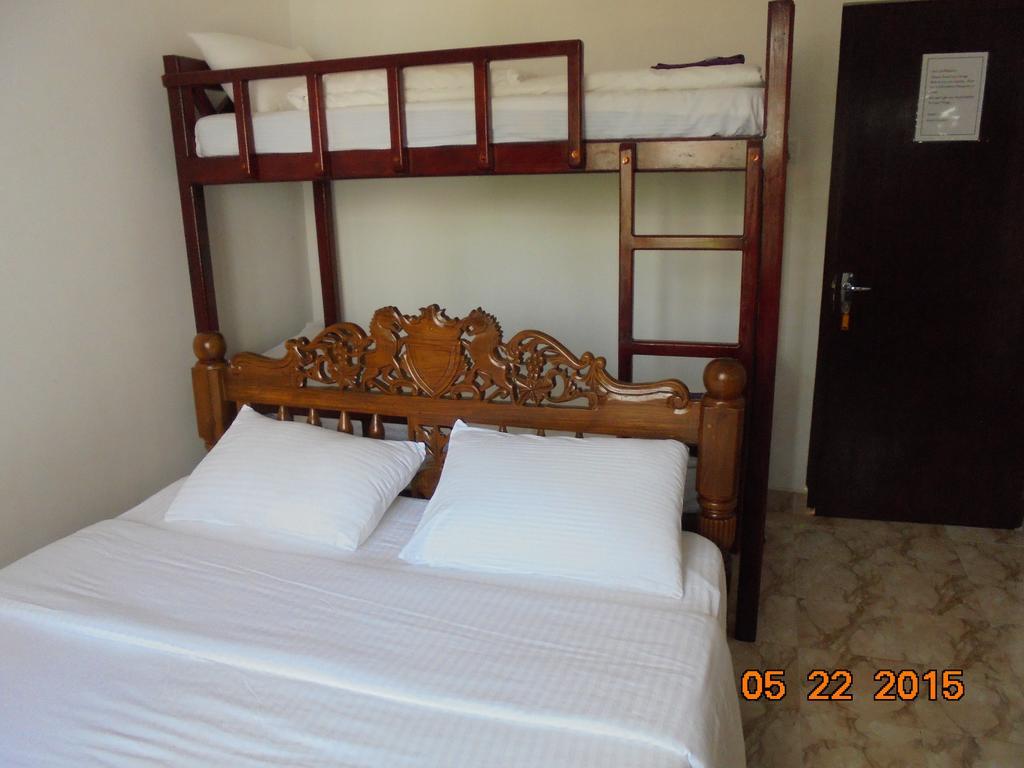 The Hotel Paradise คาตุนายากา ภายนอก รูปภาพ