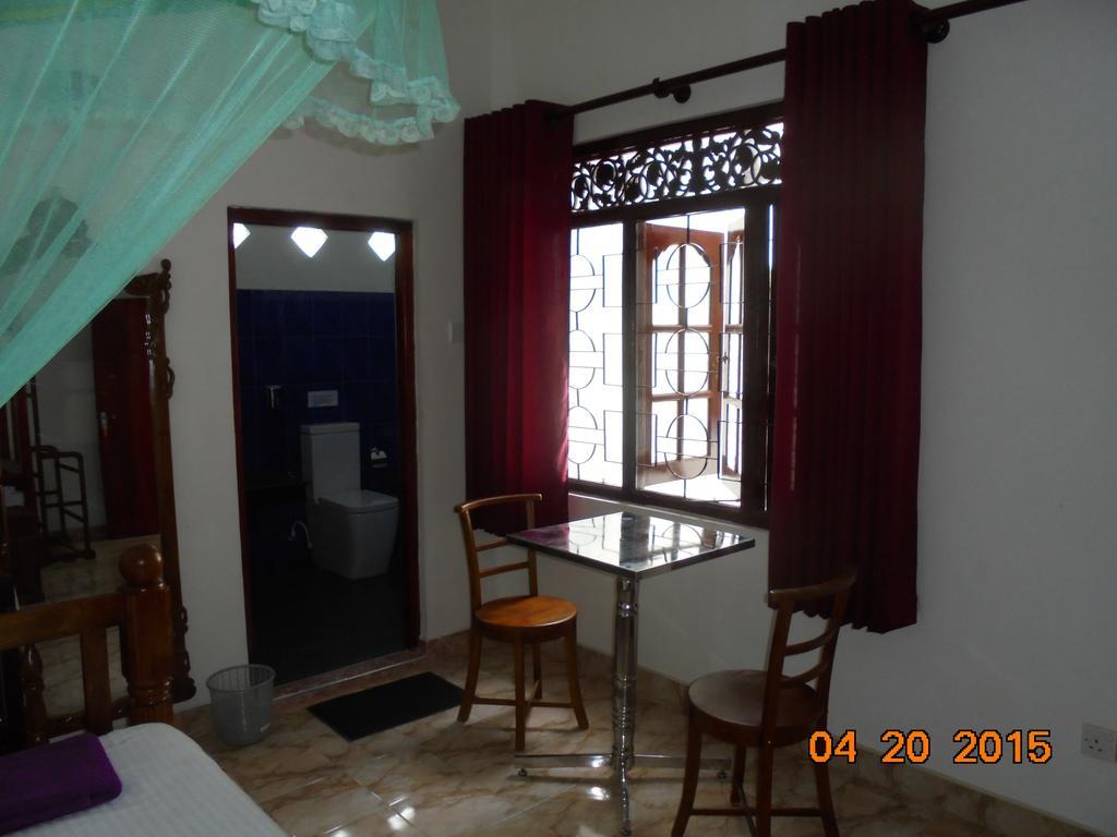 The Hotel Paradise คาตุนายากา ภายนอก รูปภาพ