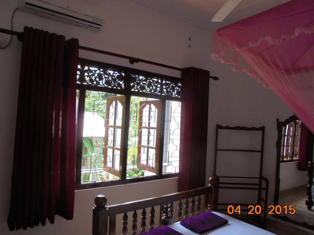 The Hotel Paradise คาตุนายากา ภายนอก รูปภาพ