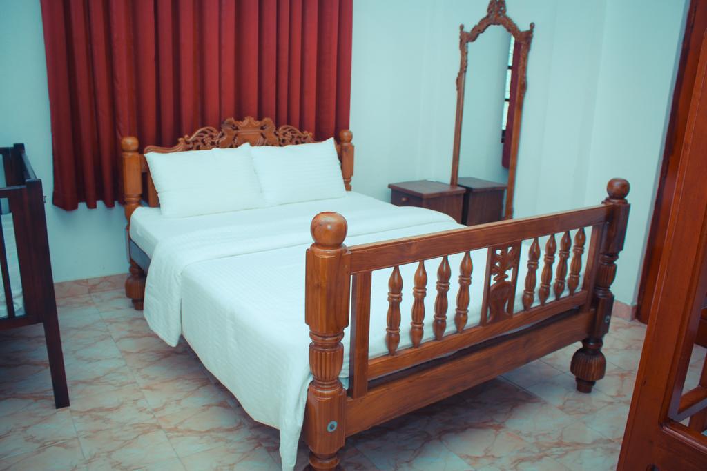 The Hotel Paradise คาตุนายากา ภายนอก รูปภาพ